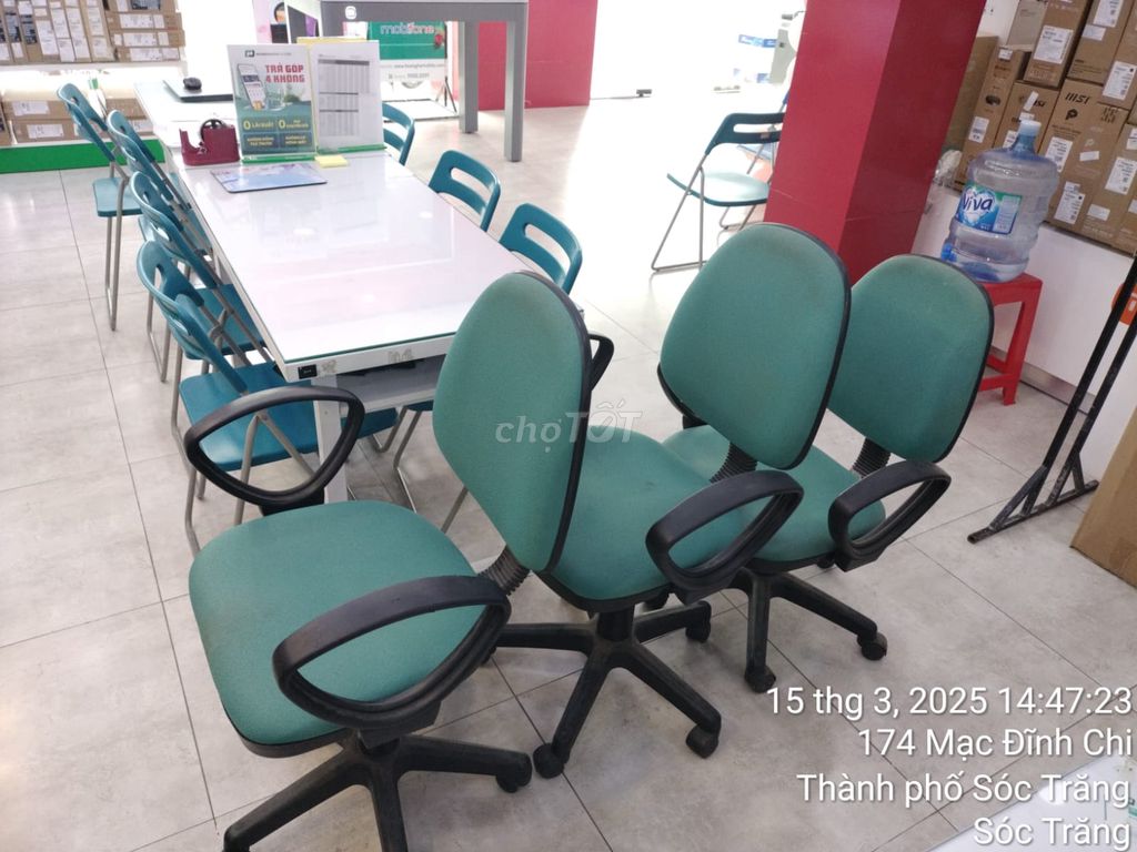 Thanh lý Cửa hàng điện thoại - Gấp, Giá rẻ. Mua bán Bàn ghế tại Thành phố Sóc Trăng Sóc Trăng được đăng bởi Trang hình 1