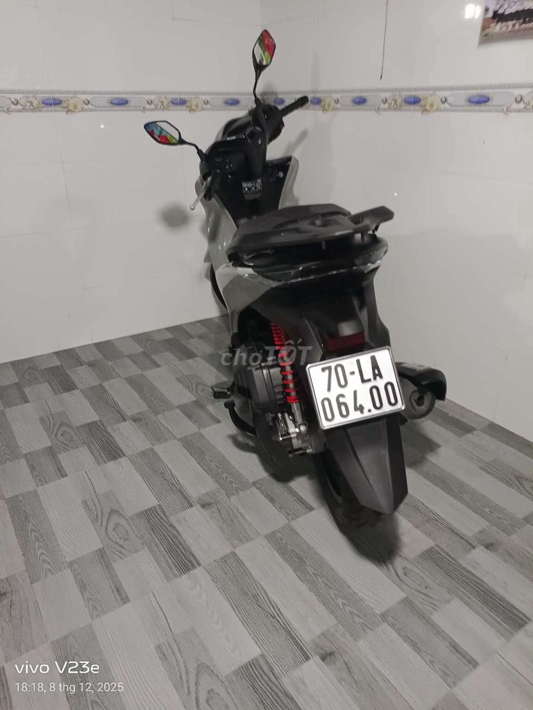 SH160i ABS 24 4k/km có PM IKY và dán keo full xe. Mua bán Xe máy tại Thành phố Thủ Đức Tp Hồ Chí Minh được đăng bởi  Nguyen Hoàng  hình 8