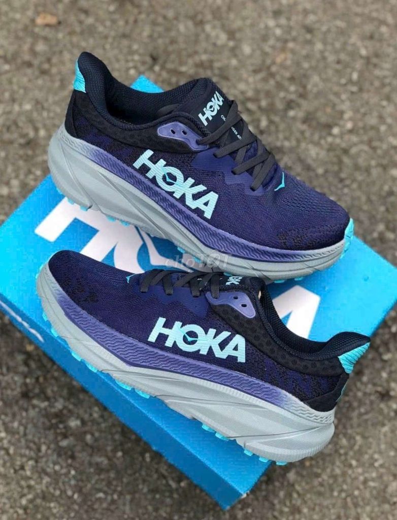 Giầy Hoka V7