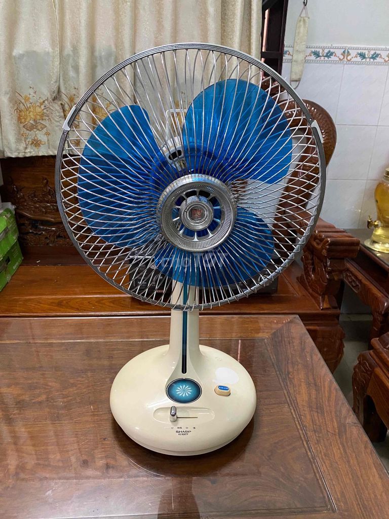 Quạt bàn Sharp Nhật Bản Trắng Xanh. Mua bán Quạt tại Thành phố Vĩnh Long Vĩnh Long được đăng bởi minhtu hình 1