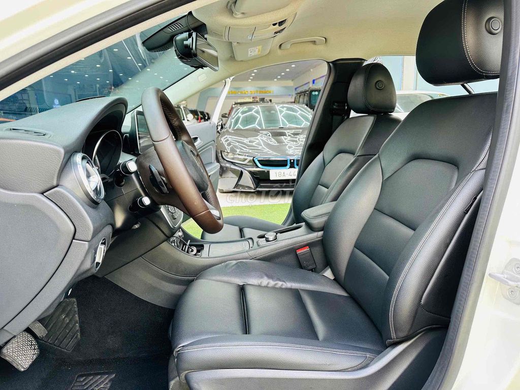 Mercedes Benz GLA 200 Model 2017. Mua bán Ô tô tại Quận 8 Tp Hồ Chí Minh được đăng bởi Hồng Phúc hình 3