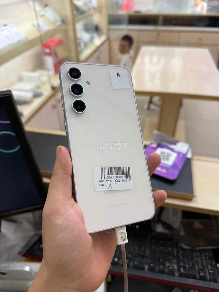 Samsung Galaxy S23 FE 256GB Trắng. Mua bán Điện thoại tại Quận Hà Đông Hà Nội được đăng bởi Bich Ngoc Bui hình 1