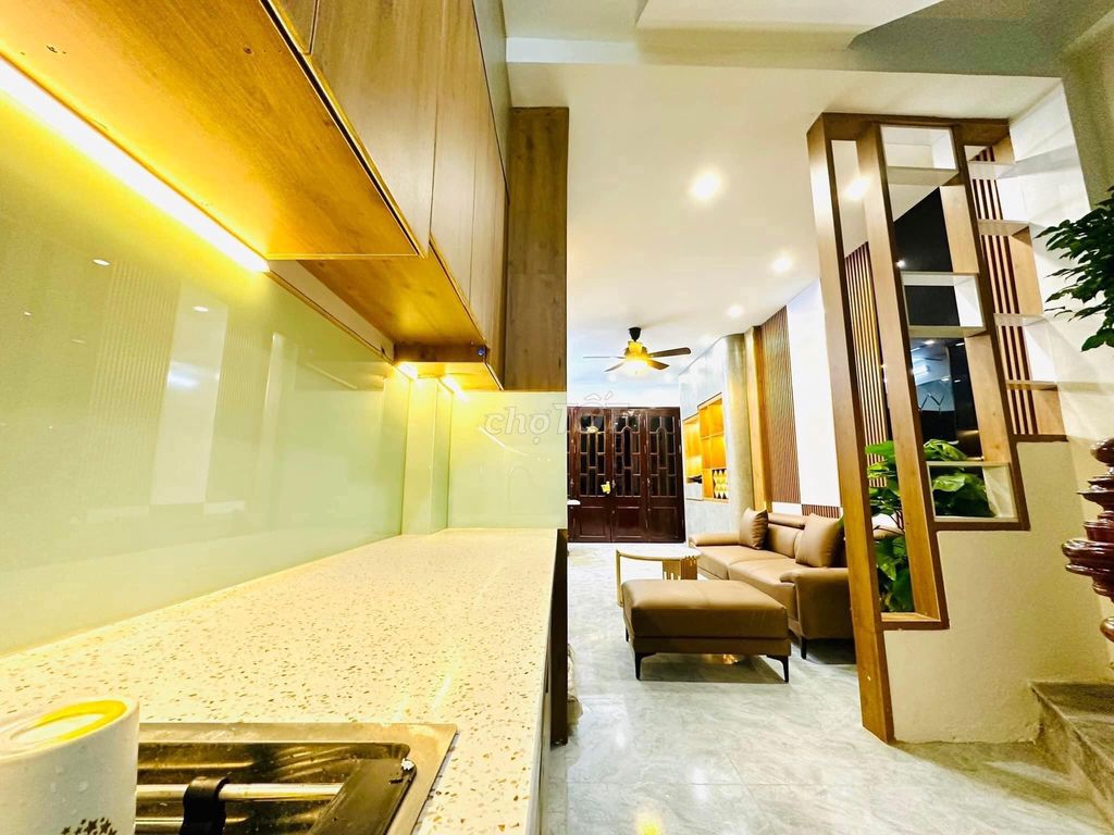 Bán nhà Bằng Liệt, Hoàng Mai, 5,8 tỷ, 42m2 bao đẹp, ngõ 3m, sđcc