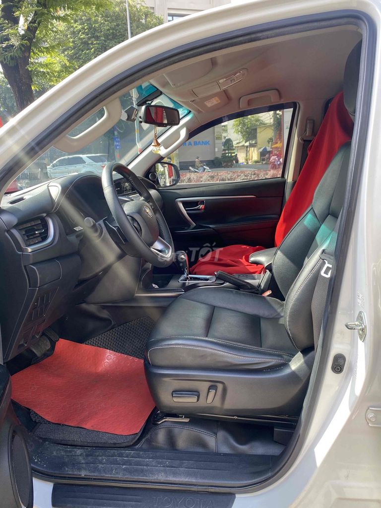 Toyota Fortuner 2022 máy dầu, 1 cầu, STD. Mua bán Ô tô tại Quận Tân Phú Tp Hồ Chí Minh được đăng bởi Thành Nam Toyota  hình 9