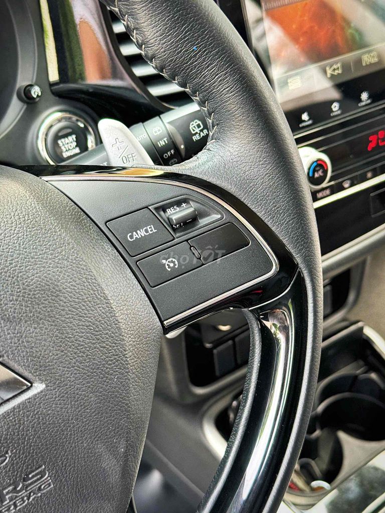 Mitsubishi Outlander 2022 2.0 CVT - 50000 km. Mua bán Ô tô tại Quận Cầu Giấy Hà Nội được đăng bởi Thái Hoàng Long Auto hình 14