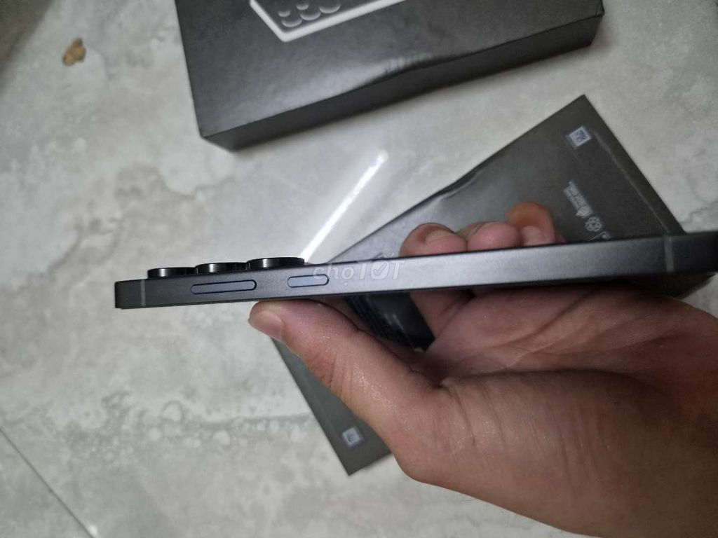Samsung S25 Ultra Đen Full box đẹp zin. Mua bán Điện thoại tại Quận Liên Chiểu Đà Nẵng được đăng bởi tran tien hình 1