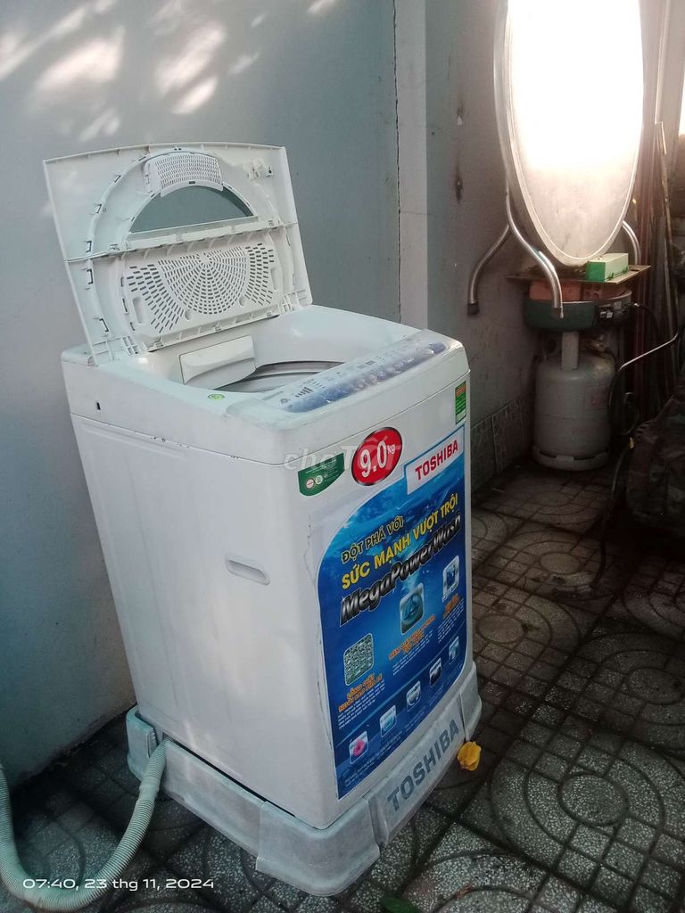 máy giặt Toshiba inverter 9 kg chạy êm tiết kiệm đ