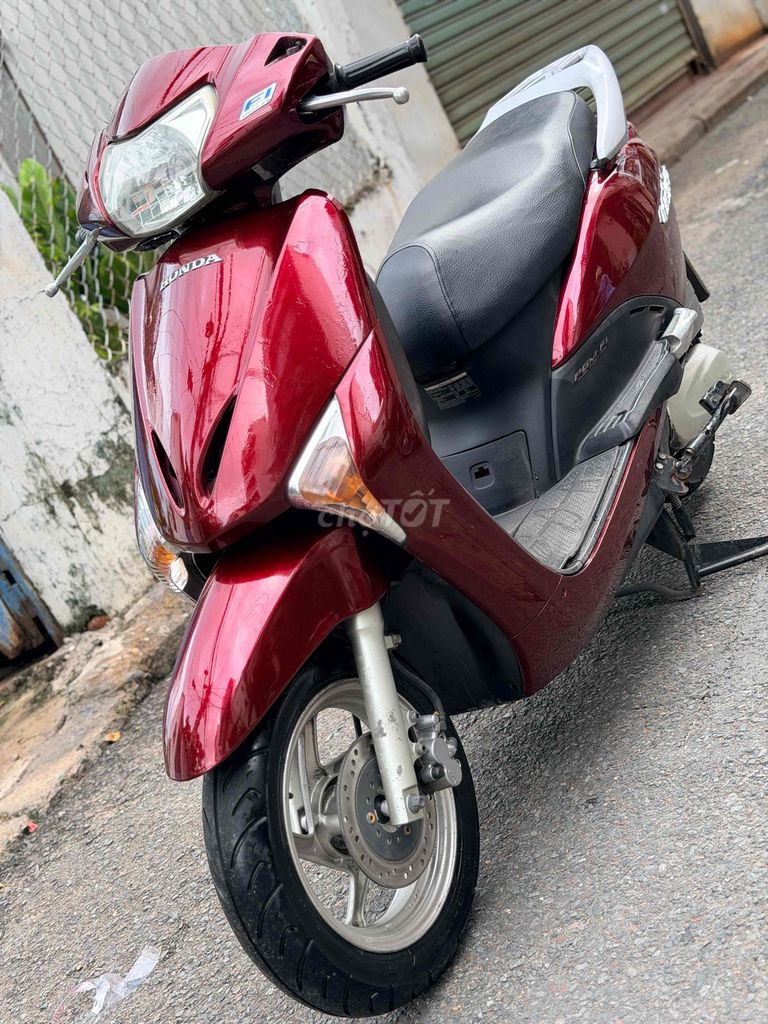 Honda Lead 110cc Fi Красно-черный от собственника