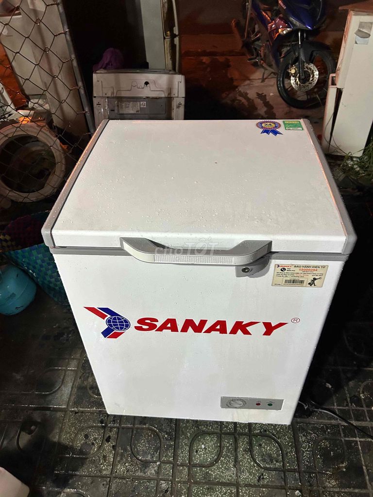 Thanh lý tủ đông Sanaky 100L  có bh miễn ship. Mua bán Tủ lạnh tại Thị xã Tân Uyên Bình Dương được đăng bởi Văn Thông hình 1
