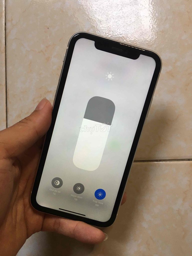 Apple iPhone XR 64GB Trắng Đã sử dụng. Mua bán Điện thoại tại Quận Tây Hồ Hà Nội được đăng bởi Viet hình 1
