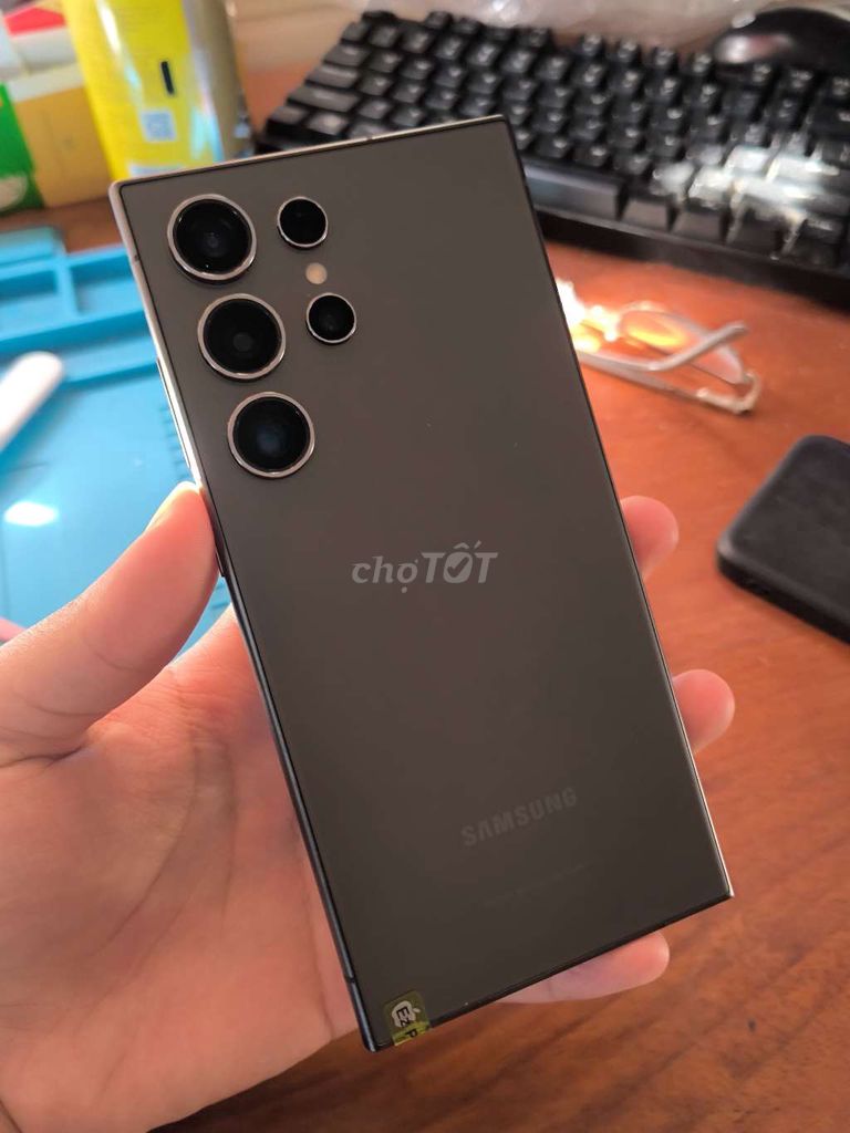 Samsung S24 Ultra 256GB Đen titan Like New. Mua bán Điện thoại tại Thị xã Tân Uyên Bình Dương được đăng bởi khánh mobile hình 1