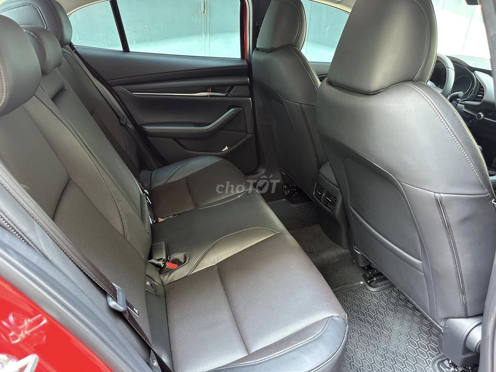 Mazda 3 Luxury 2025 màu đỏ fa lê. Mua bán Ô tô tại Quận 12 Tp Hồ Chí Minh được đăng bởi Xuân Trường hình 7