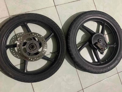 Mâm xe máy Honda RS Đen Hợp kim. Mua bán Phụ tùng xe tại Quận Bình Thuỷ Cần Thơ được đăng bởi Tâm