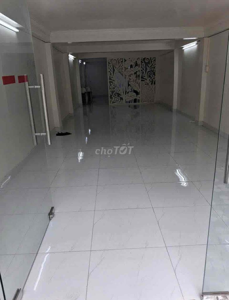 Đường 8m Sát Khu Thạch Lam 4x20m 1 lầu 12tr 4 phòng
