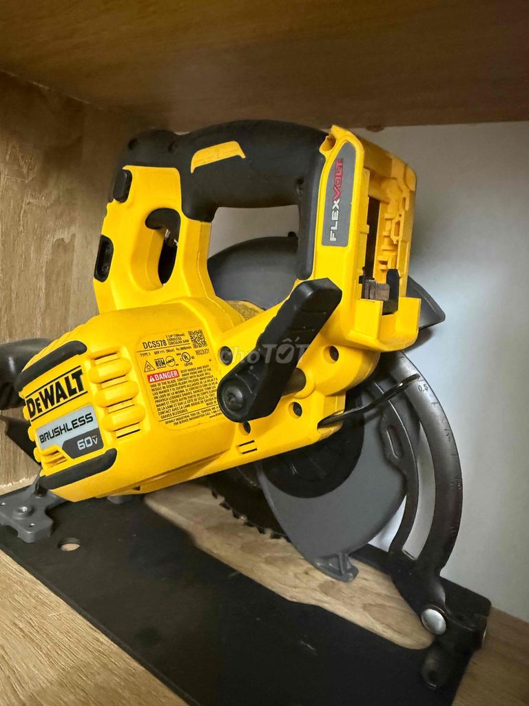 Máy cưa đĩa Dewalt DCS 578 60V. Mua bán Đồ chuyên dụng, Giống nuôi trồng tại Quận 10 Tp Hồ Chí Minh được đăng bởi Thanh Trần hình 1