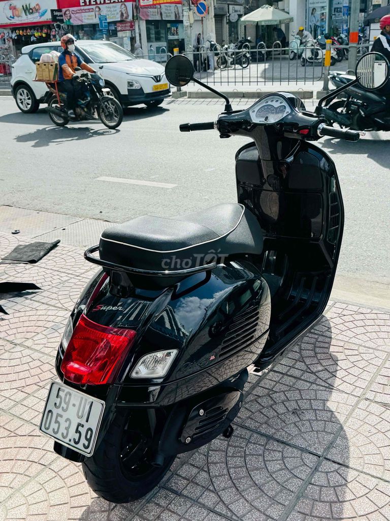 Vespa GTS 4val ie nhập thùng Ý nguyên chiếc hiếm. Mua bán Xe máy tại Quận Phú Nhuận Tp Hồ Chí Minh được đăng bởi VESPA Piaggio Quốc Vương  hình 3