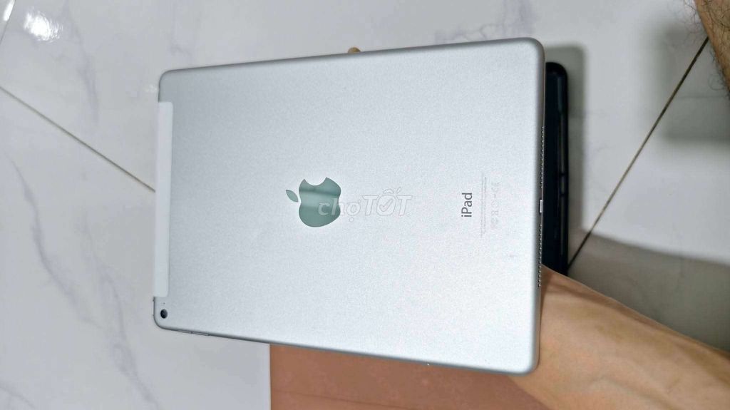 Apple iPad Air 2 Bạc. Mua bán Máy tính bảng tại Huyện Hóc Môn Tp Hồ Chí Minh được đăng bởi Minh Thuan hình 1