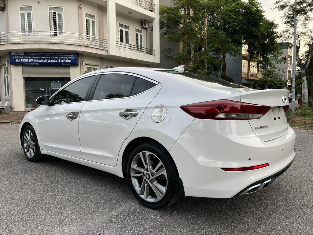 Cần bán Elantra model 2018 at full 2.0, màu trắng. Mua bán Ô tô tại Quận Gò Vấp Tp Hồ Chí Minh được đăng bởi Xuân Trường hình 4