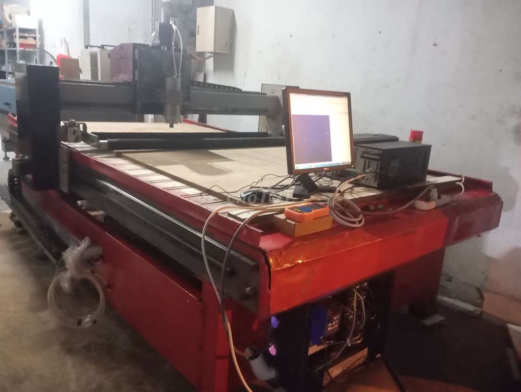 Máy cắt CNC 1325 3.7kw thanh lí tại quận 12