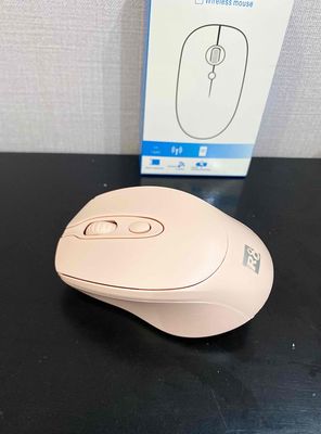 Chuột không dây R8 màu hồng nhạt tặng pin. Mua bán Phụ kiện (Màn hình, Chuột...) tại Quận Tân Bình Tp Hồ Chí Minh được đăng bởi Trần Duy