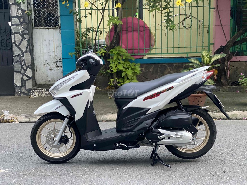 xe honda  click nhập  2018 màu trắng đen mới 98%. Mua bán Xe máy tại Thành phố Thủ Đức Tp Hồ Chí Minh được đăng bởi Nguyễn Thanh Bình hình 4