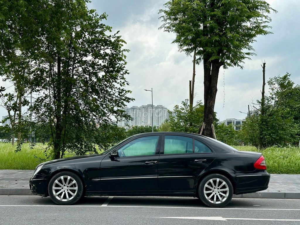 Mercedes Benz E Class 2008 E200 - 160000 km. Mua bán Ô tô tại Quận Hoàng Mai Hà Nội được đăng bởi Anh Tú hình 5