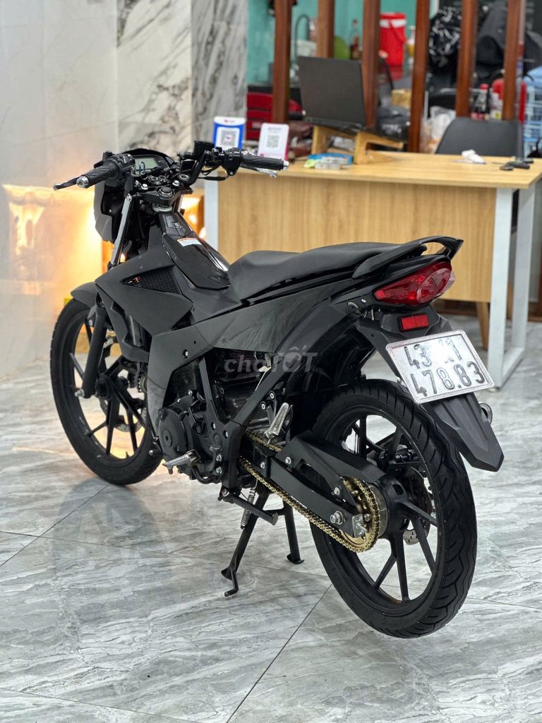 Xe máy Raider Fi 2020 màu đen côn tay. Mua bán Xe máy tại Quận Thanh Khê Đà Nẵng được đăng bởi Xe Máy Đức Vũ 658 Trần Cao Vân hình 3