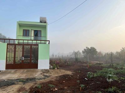 Cho thuê  Nhà mới xây gần công ty , nhà máy
