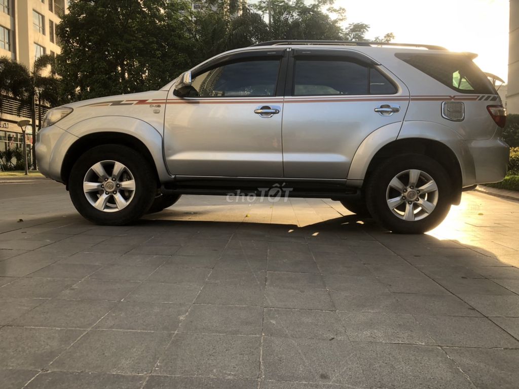 0983501974 - Toyota Fortuner 2011 Số sàn