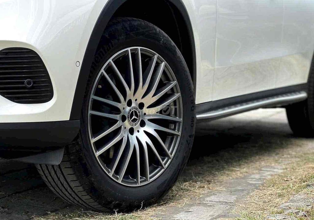 Mercedes GLC 200 4Matci V1 2025 siêu lướt. Mua bán Ô tô tại Quận Bình Thạnh Tp Hồ Chí Minh được đăng bởi Hùng Mercedes Haxaco Hàng Xanh hình 4