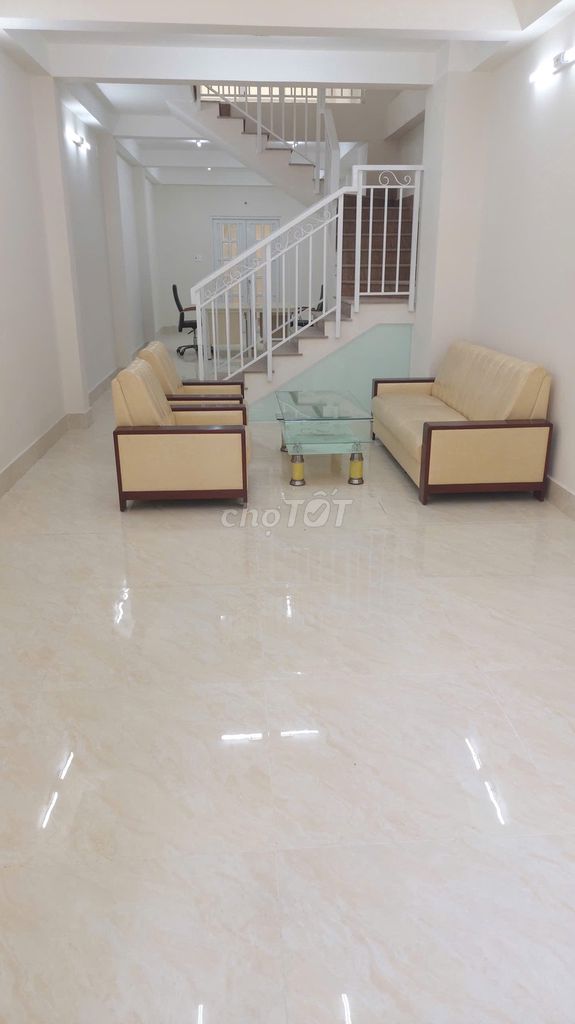 CHO THUÊ NHÀ MẶT TIỀN TRẦN THỦ ĐỘ 400M2, 6 PHÒNG, 26 TRIỆU/THÁNG