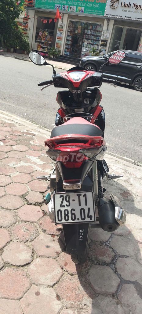 Honda Air Blade 2011 красно-черный