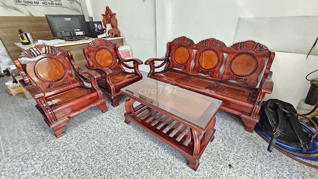 Cty Thanh lý bộ sofa gỗ còn đẹp như hình