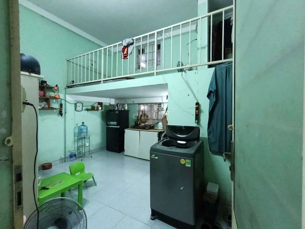 Em gái khu công nghiệp buồn tình. Nhà 100% tiền 285 triệu