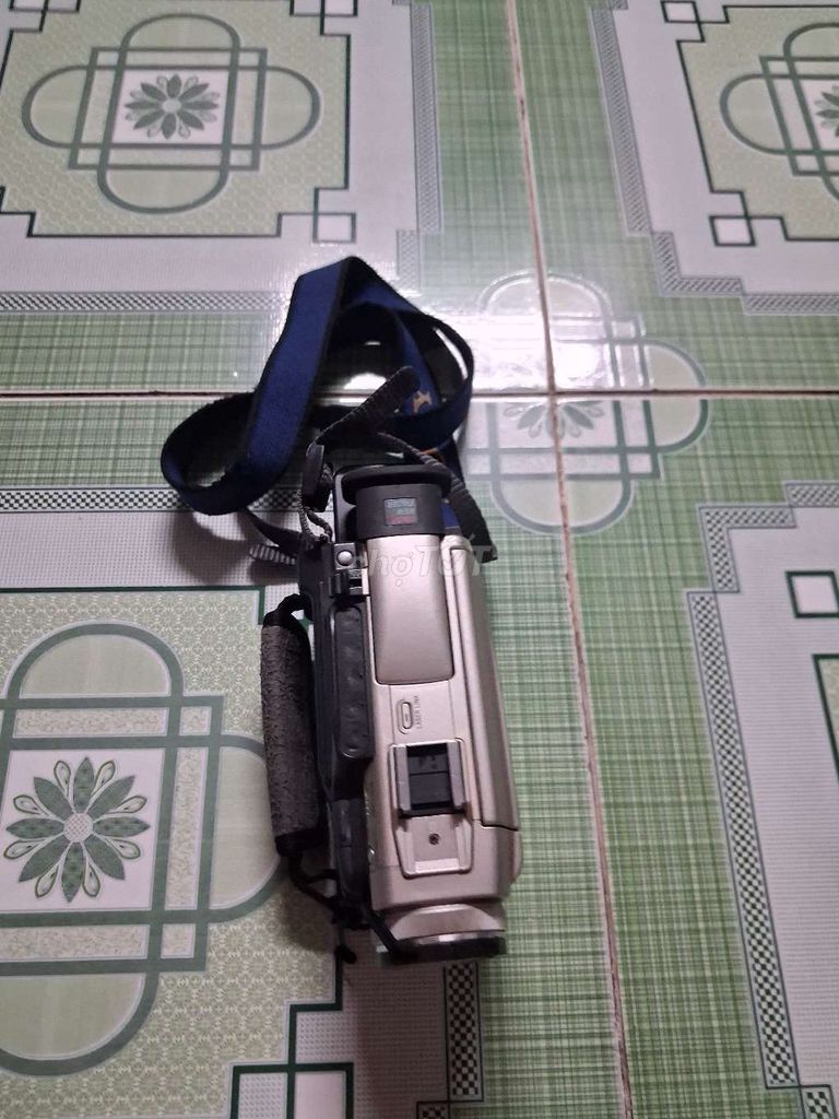 Máy quay phim Sony DCR-TRV8 NTSC Bạc. Mua bán Máy ảnh, Máy quay tại Huyện Bình Chánh Tp Hồ Chí Minh được đăng bởi Hoàng phi long hình 1