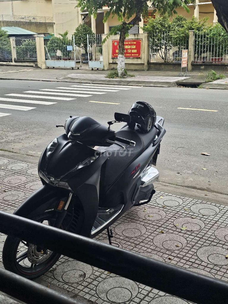 Xe Sh350i lướt 2.800km máy thái 2022 đen nhám. Mua bán Xe máy tại Huyện Bến Lức Long An được đăng bởi 3M motor hình 1