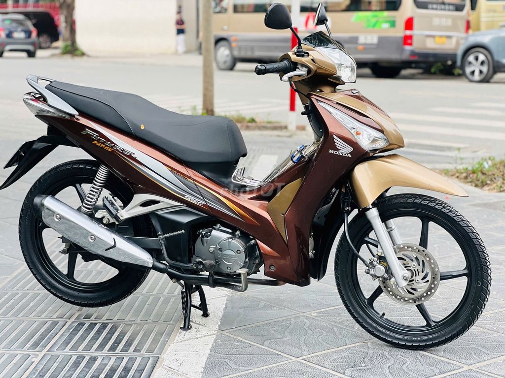 HONDA FUTUTE FI VÀNG ĐEN MÁY ZIN XE CHẤT BIỂN HN. Mua bán Xe máy tại Quận Bắc Từ Liêm Hà Nội được đăng bởi TUẤN MINH hình 4