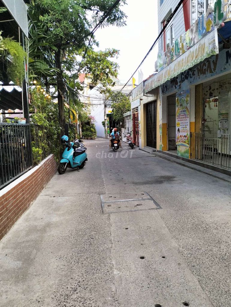 Bán nhà kiệt chỉ sau một nhà mặt tiền đường Ngô Chấn lưu.liên chiểu. Mua bán nhà ở tại Quận Liên Chiểu Đà Nẵng được đăng bởi Phạm Thành Long hình 1