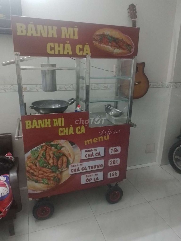 Xe bánh mì chả cá