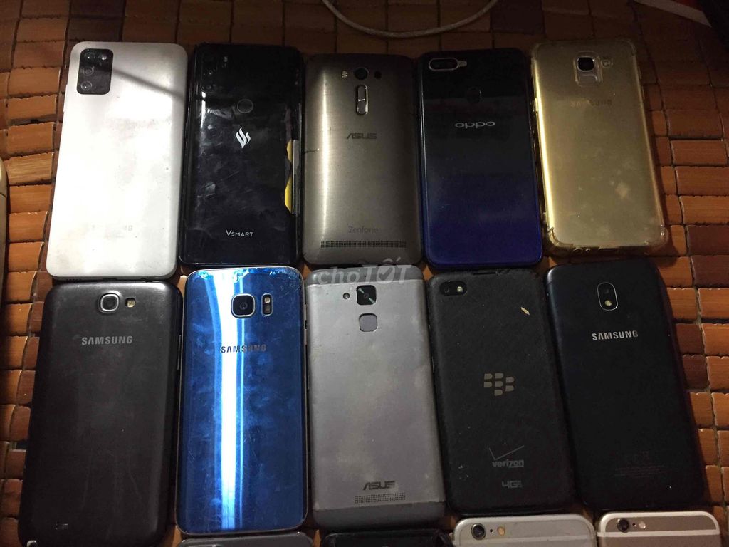 Lô điện thoại còn sống. Mua bán Điện thoại tại Quận Tân Phú Tp Hồ Chí Minh được đăng bởi Tiệm Sách Cũ Hoàng Lộc hình 2