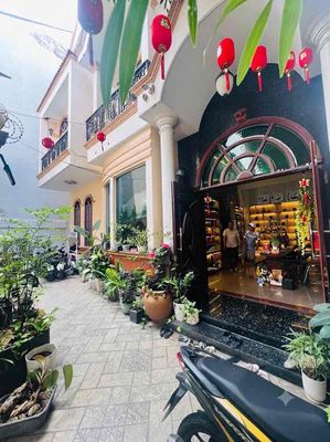 Biệt thự sân vườn, 250m2, HXH tránh, Tử Cấm Thành Nguyễn Suý, Tân Phú