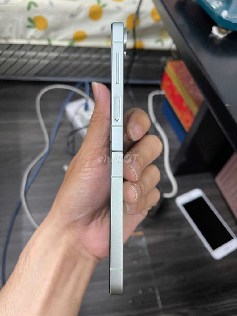 Samsung Z Flip 6 Xanh bạc hà Đã sử dụng. Mua bán Điện thoại tại Huyện Thanh Trì Hà Nội được đăng bởi tiensi doan hình 1