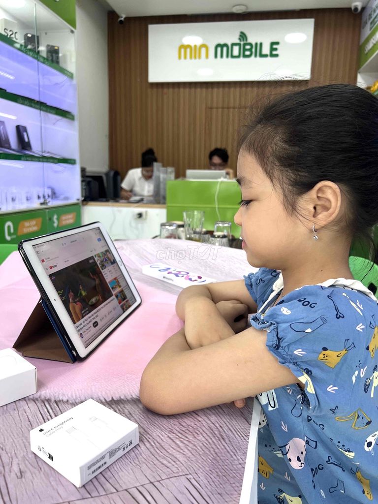 Apple iPad Gen 8 giá tốt. Mua bán Máy tính bảng tại Quận Ngô Quyền Hải Phòng được đăng bởi lê thanh thuỷ hình 1