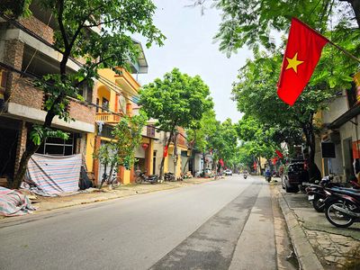 Mặt đường Ngọc Hồi bán đất tặng nhà 103m mt 7 Lô góc Ô tô tránh Vỉa hè. Mua bán nhà ở tại Huyện Thanh Trì Hà Nội được đăng bởi Nguyễn Quốc Sự