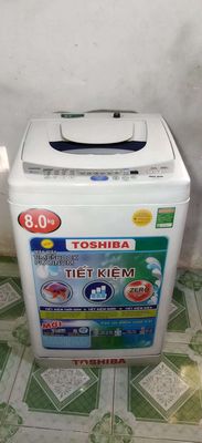Thanh lý máy giặt Toshiba 8 kg đang giặt tốt