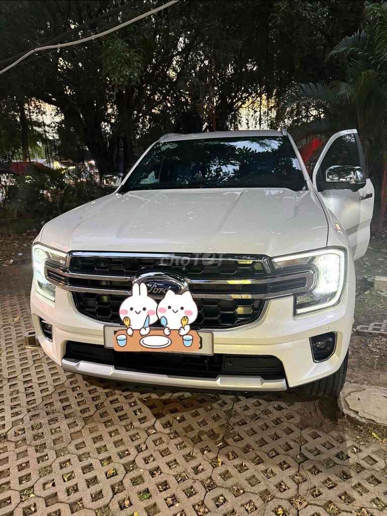 Ford Everest Titanium 4x2 2025 4400 км, белый