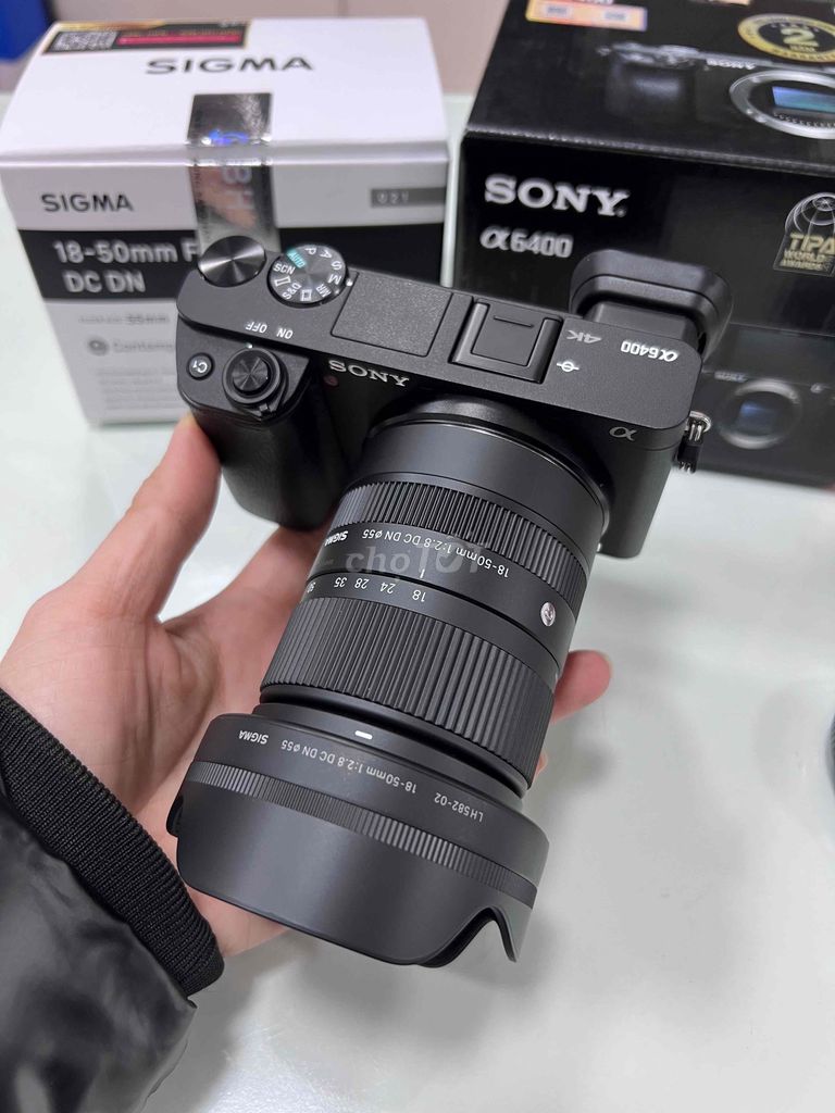 Sony A6400 và Sigma 18-50 bảo hành hàng dài