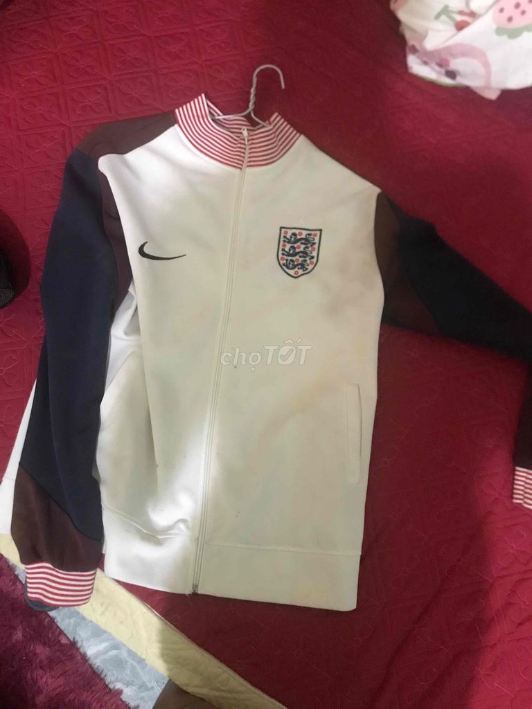 Áo khoác Nike nam vải. Mua bán Quần áo tại Huyện Văn Chấn Yên Bái được đăng bởi Văn Hà hình 1