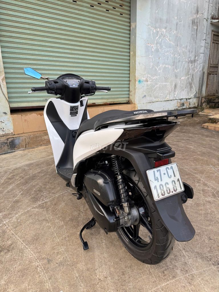 cần bán xe SH150i (2015). Mua bán Xe máy tại Thị Xã Buôn Hồ Đắk Lắk được đăng bởi Nguyen tuan hình 1