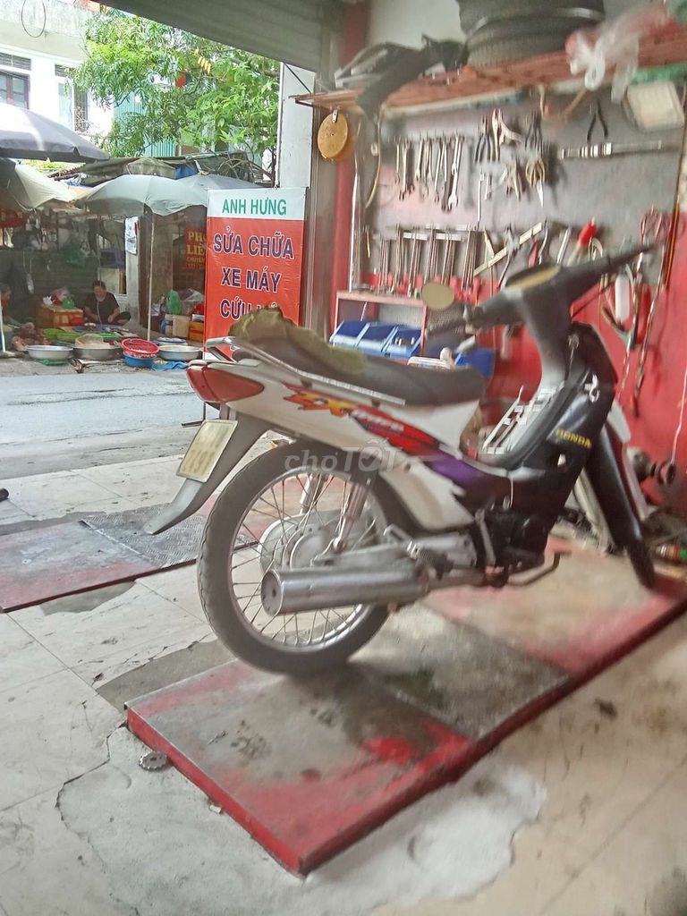 Có con xe liên doanh ngon máy êm ái cần gọi. Mua bán Xe máy tại Quận Đống Đa Hà Nội được đăng bởi Tràn Hiệp hình 2